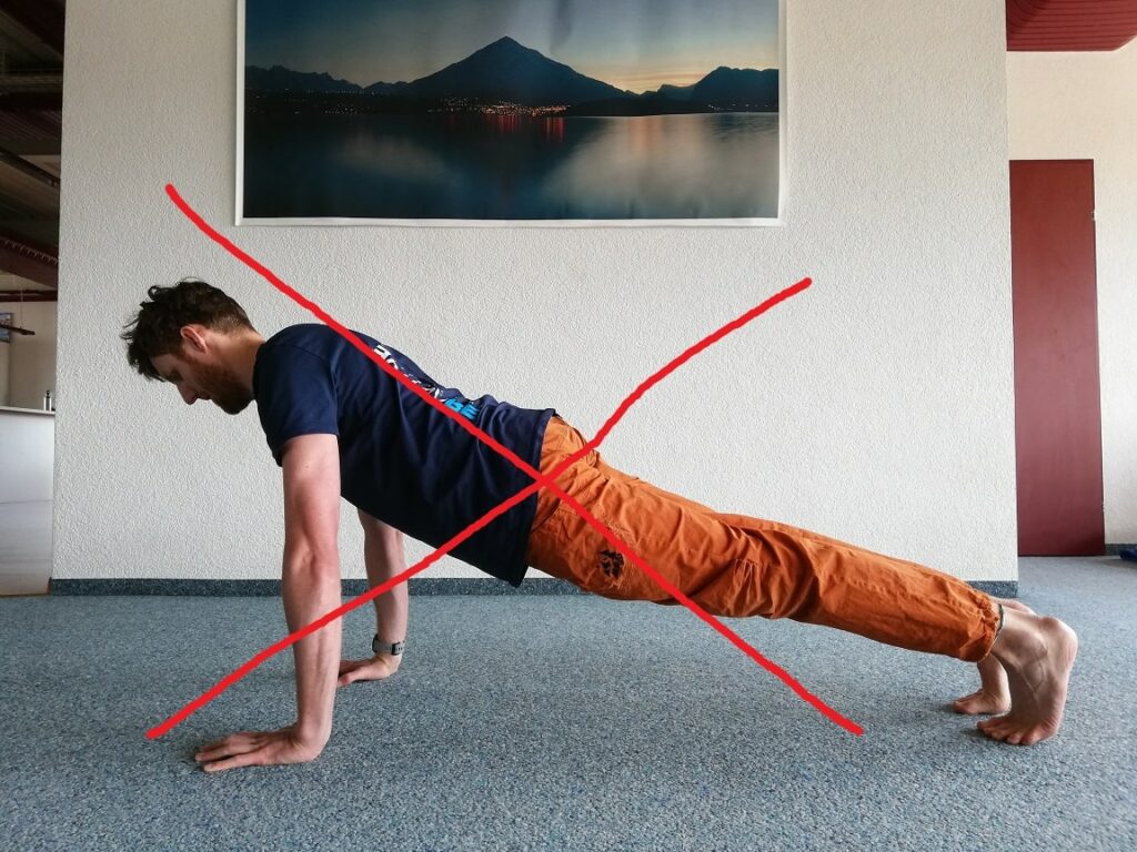 wrong push-up position with arched back